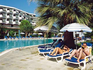 Blue Horizon Beach Resort Hotel - Swimmingpool
