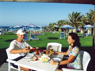 Blue Horizon Beach Resort Hotel - Restaurant
