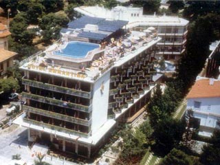 Emmantina Beach Hotel