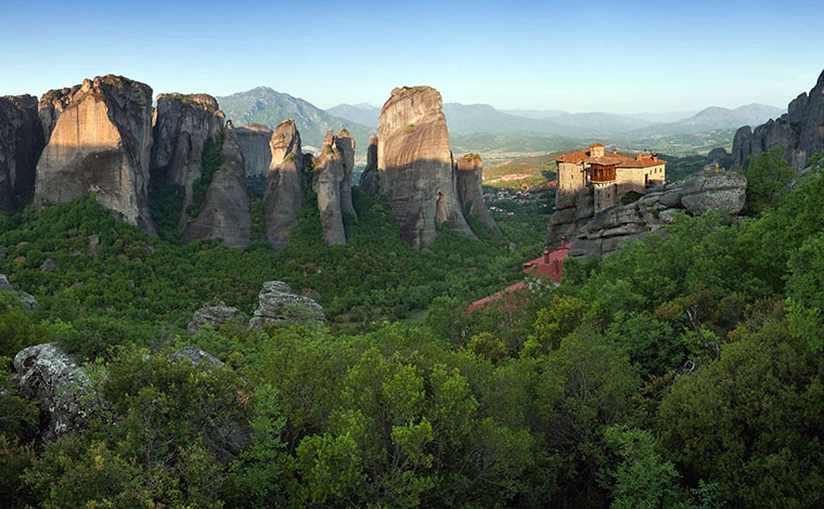 Day Trip to Meteora Monasteries from Chalkidiki