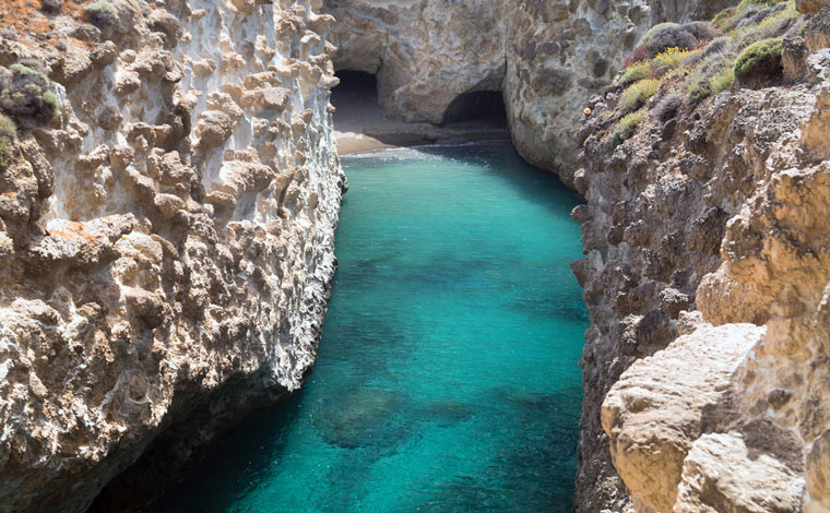 Papafragas Cave