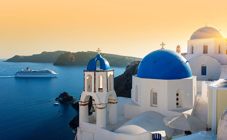 One Day Cruise to Santorini with Excursion