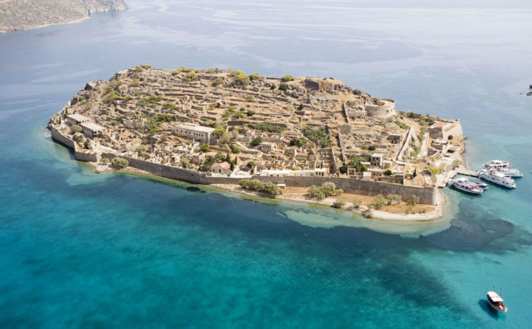 Spinalonga - the island of tears with BBQ included